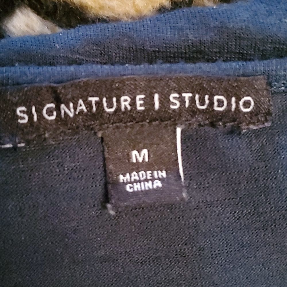 Signature studio top   - Picture 2 of 3